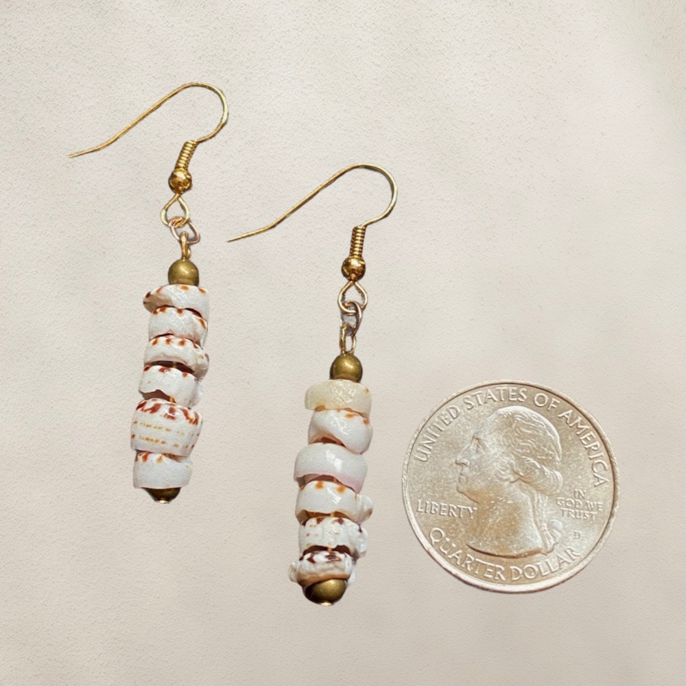 Hand Crafted Earrings Puka Stacked Seashell Gold Dangle Pierced Sea Ocean - Picture 2 of 6